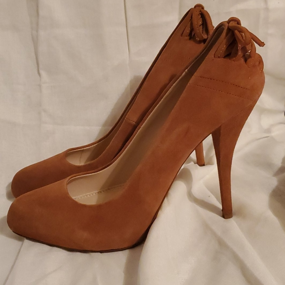 Tan suede heel, 9.5 perfect Fall pump